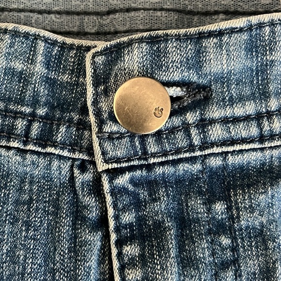 Gloria Vanderbilt Women's Capri Jeans  Sparkly Pocket Details Size 8 - Picture 6 of 10